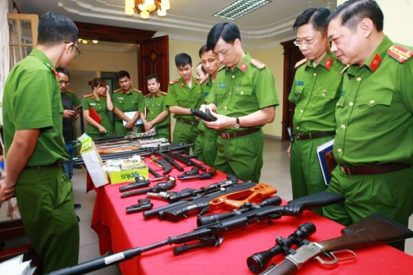 cong an dung sung khi nao