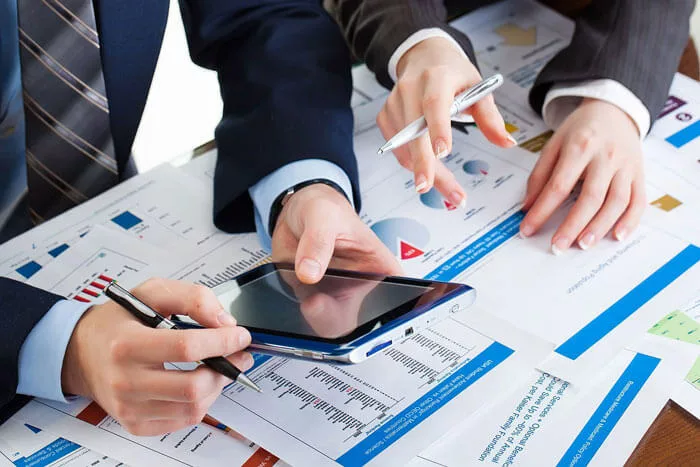 Hết thời hạn bổ nhiệm mà người phụ trách kế toán không thi đậu viên chức thì có thế tiếp tục hợp đồng làm việc hay không?