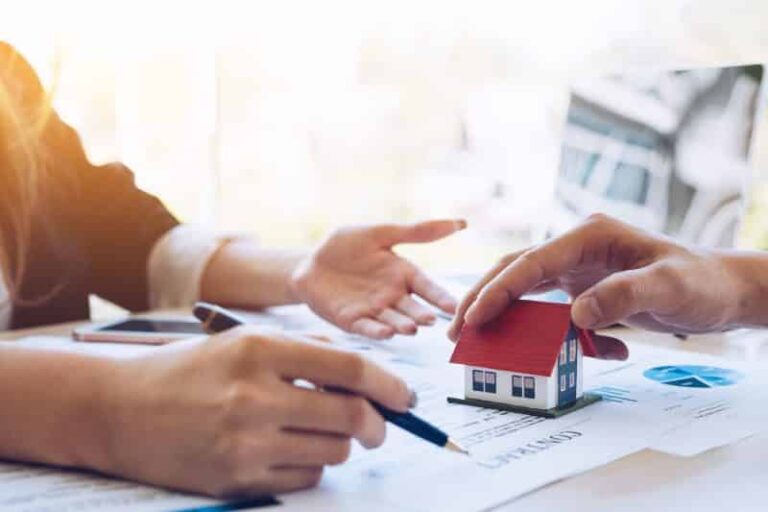 Thế chấp quyền sử dụng đất vay vốn phục vụ Nông nghiệp và kinh doanh thì có được miễn phí đăng ký giao dịch bảo đảm hay không?