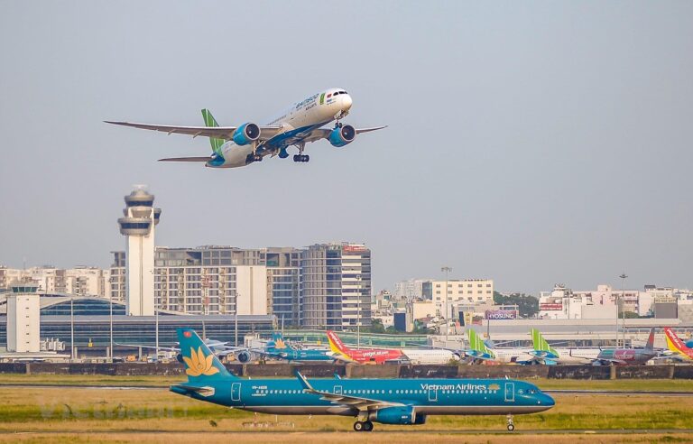 Điều kiện kinh doanh dịch vụ hàng không tại cảng hàng không, sân bay