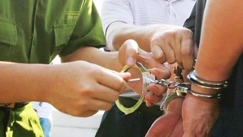Bắt người trong tố tụng hình sự
