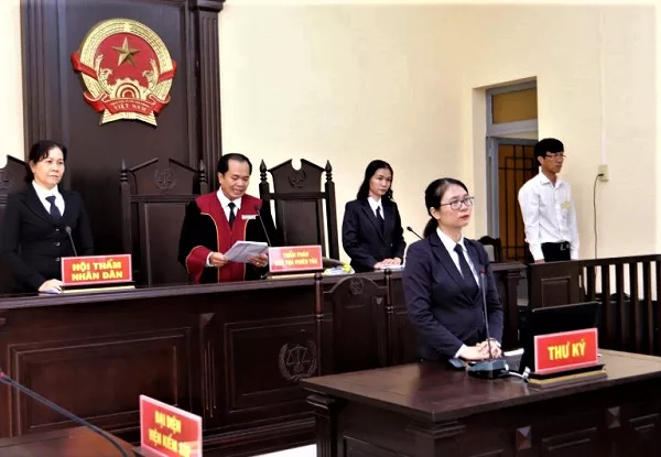 Nghị án tại phòng xét xử có được không?