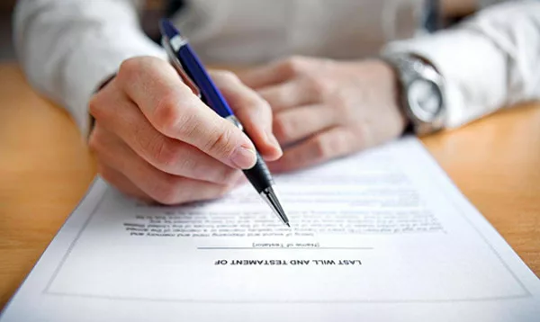 Nếu chia di sản theo pháp luật thì tứ thân phụ mẫu có được hưởng thừa kế hay không?
