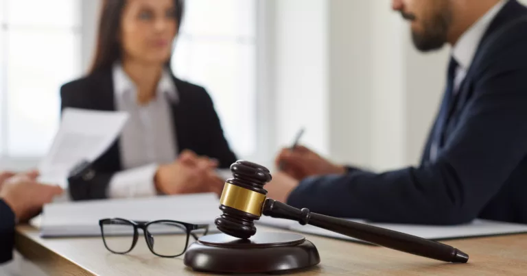 Chi phí thuê luật sư vụ án hình sự thường dao động như thế nào?