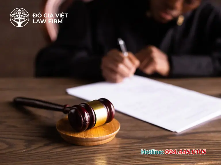Khởi kiện tranh tụng tại tòa án nào? Hướng dẫn chi tiết quy trình khởi kiện