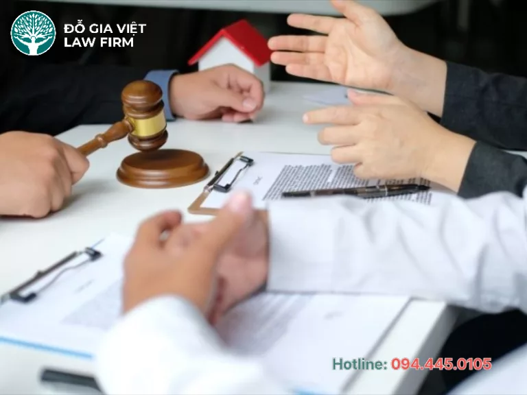 Giá thuê luật sư tư vấn đất đai mới 2025