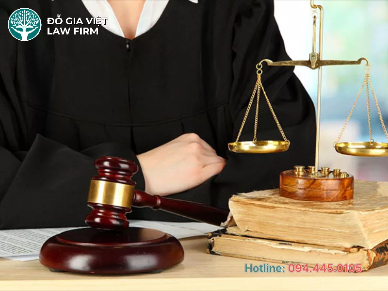 thuê luật sư khởi kiện đòi nợ