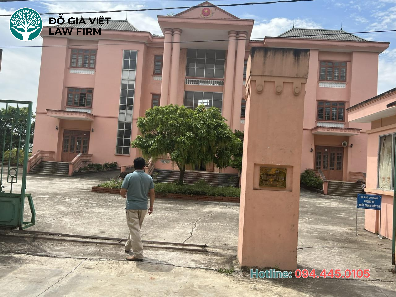 quy trình khởi kiện dân sự